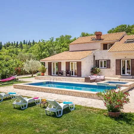 Olive By Guide Villa