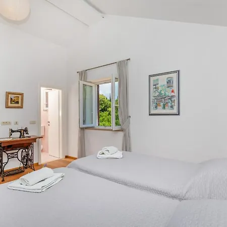 Villa Olive By Guide Kamenice