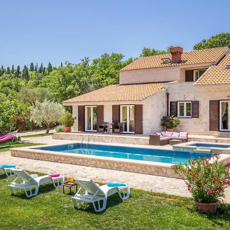Olive By Guide Villa