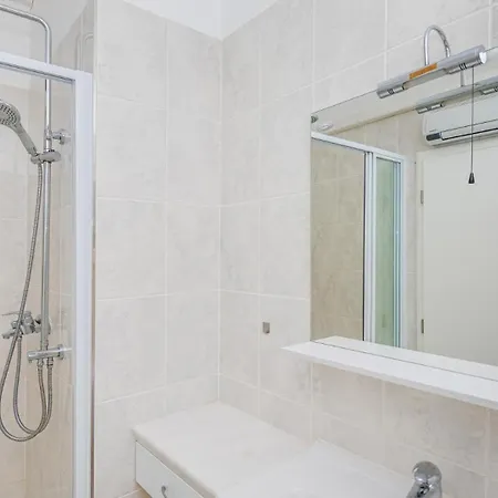 Olive By Guide Villa